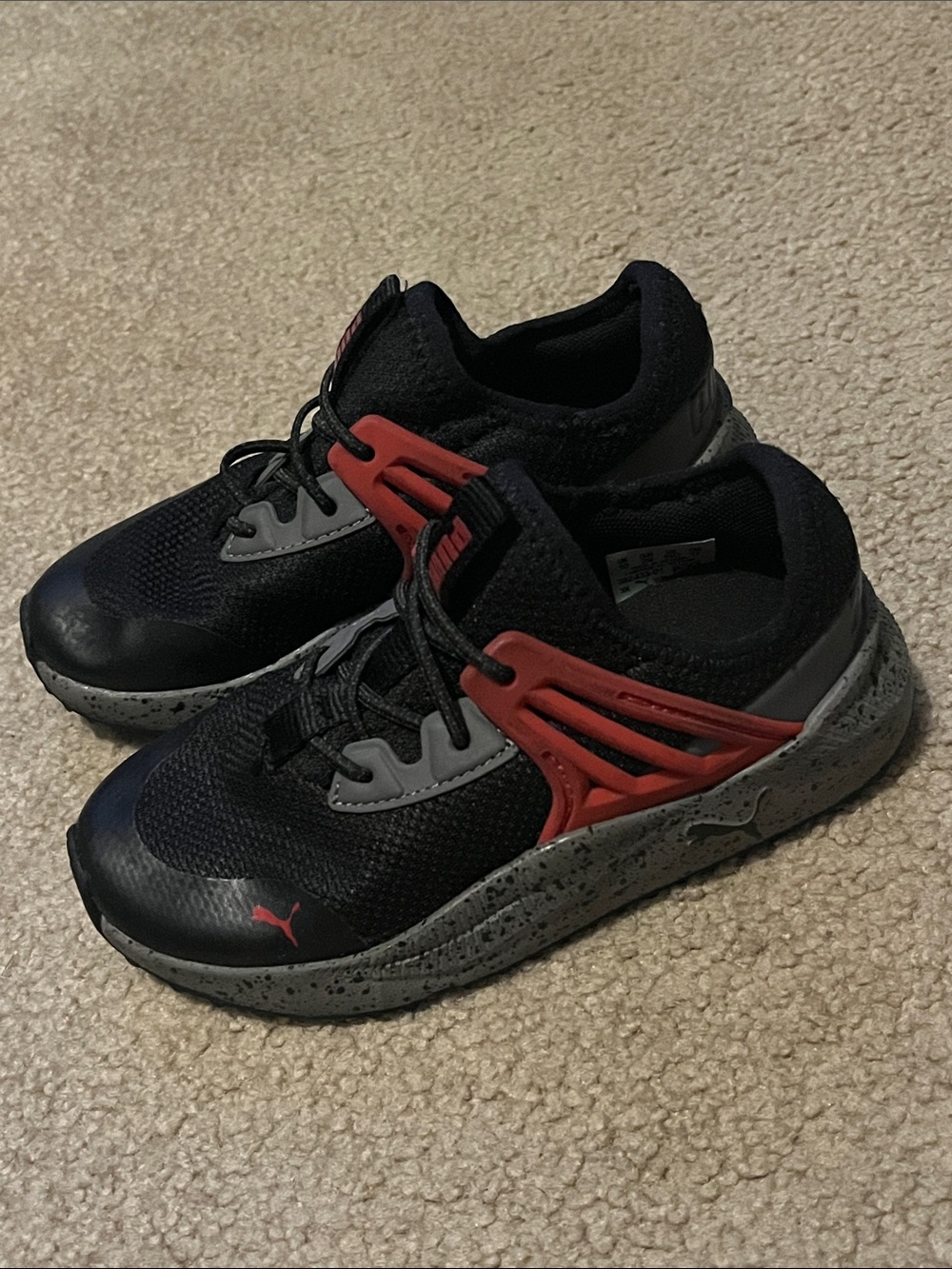 Puma Kids Black and Red Low-Top Sneakers